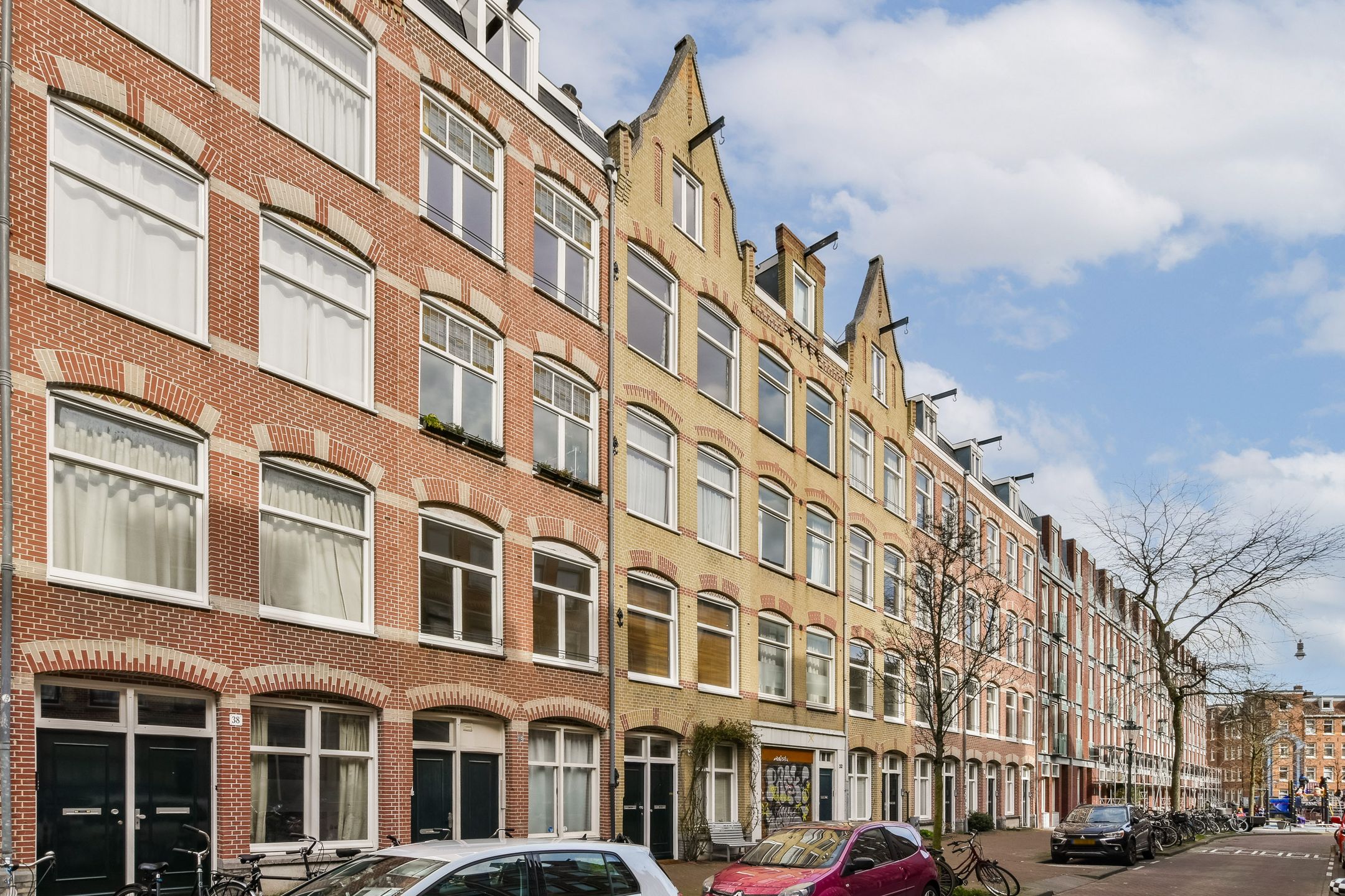Photo 18 of Van Boetzelaerstraat 34-3