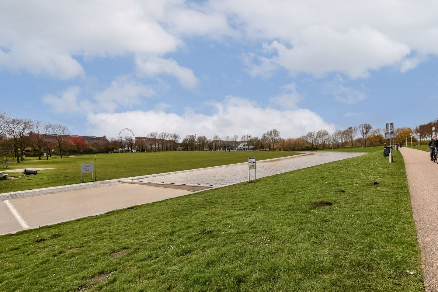 Photo 20 of Van Boetzelaerstraat 34-3