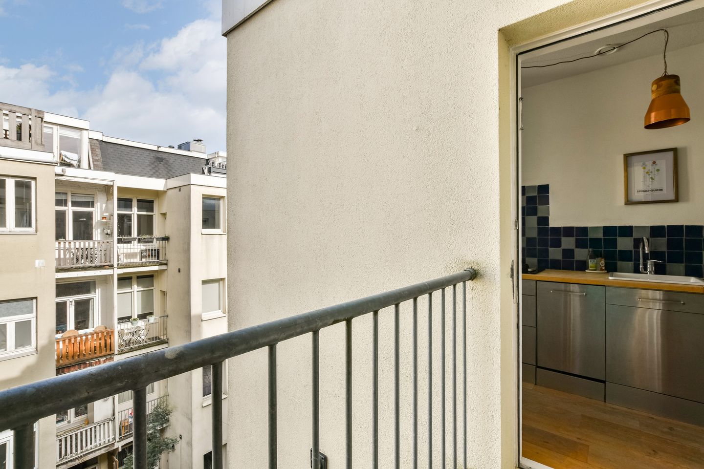 Photo 10 of Van Boetzelaerstraat 34-3