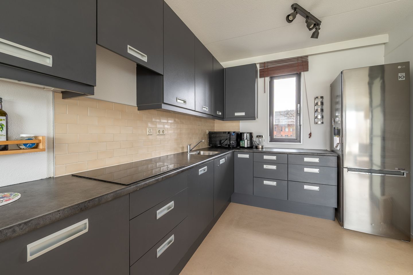 Foto 5 van Eva Besnyöstraat 413