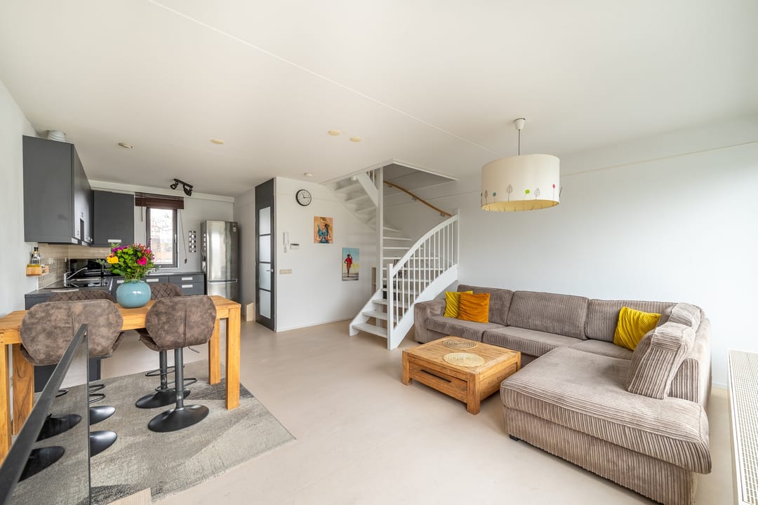 Foto 11 van Eva Besnyöstraat 413