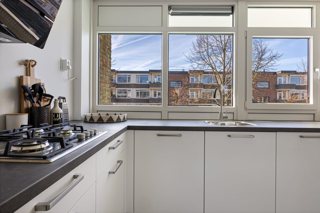 Photo 22 of Van Schendelstraat 56