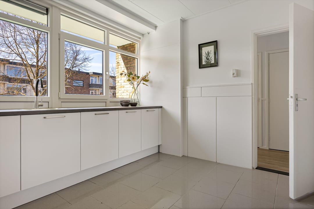 Photo 23 of Van Schendelstraat 56