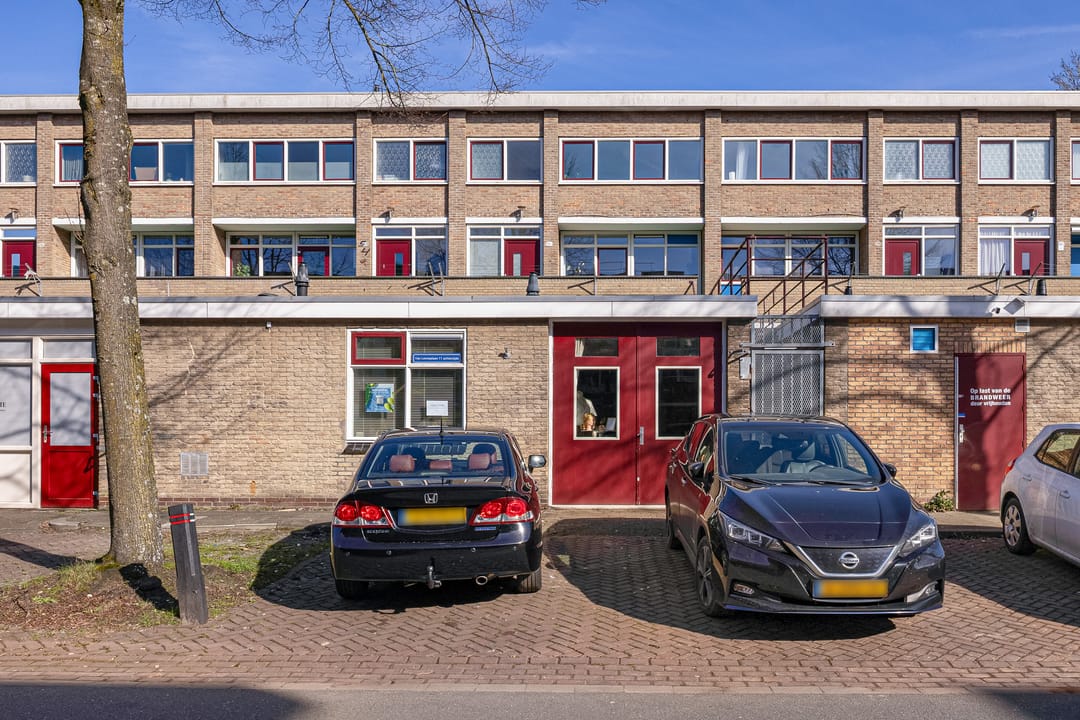 Photo 41 of Van Schendelstraat 56