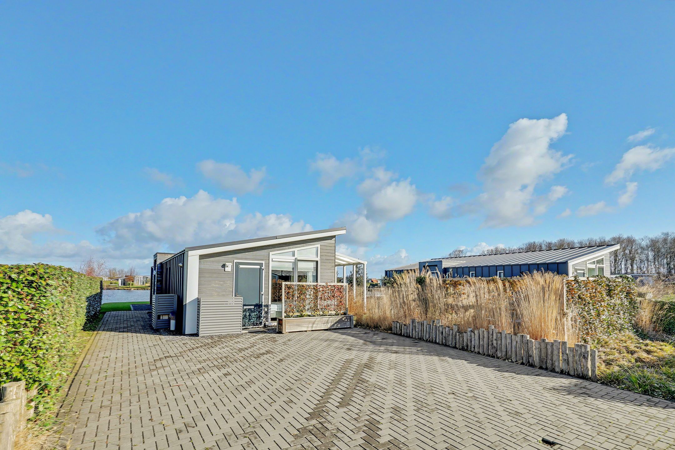 2-bedroom freehold villa in Wemeldinge — photo 1 of 5
