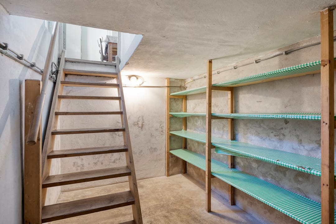 Photo 17 of Antoniusstraat 11