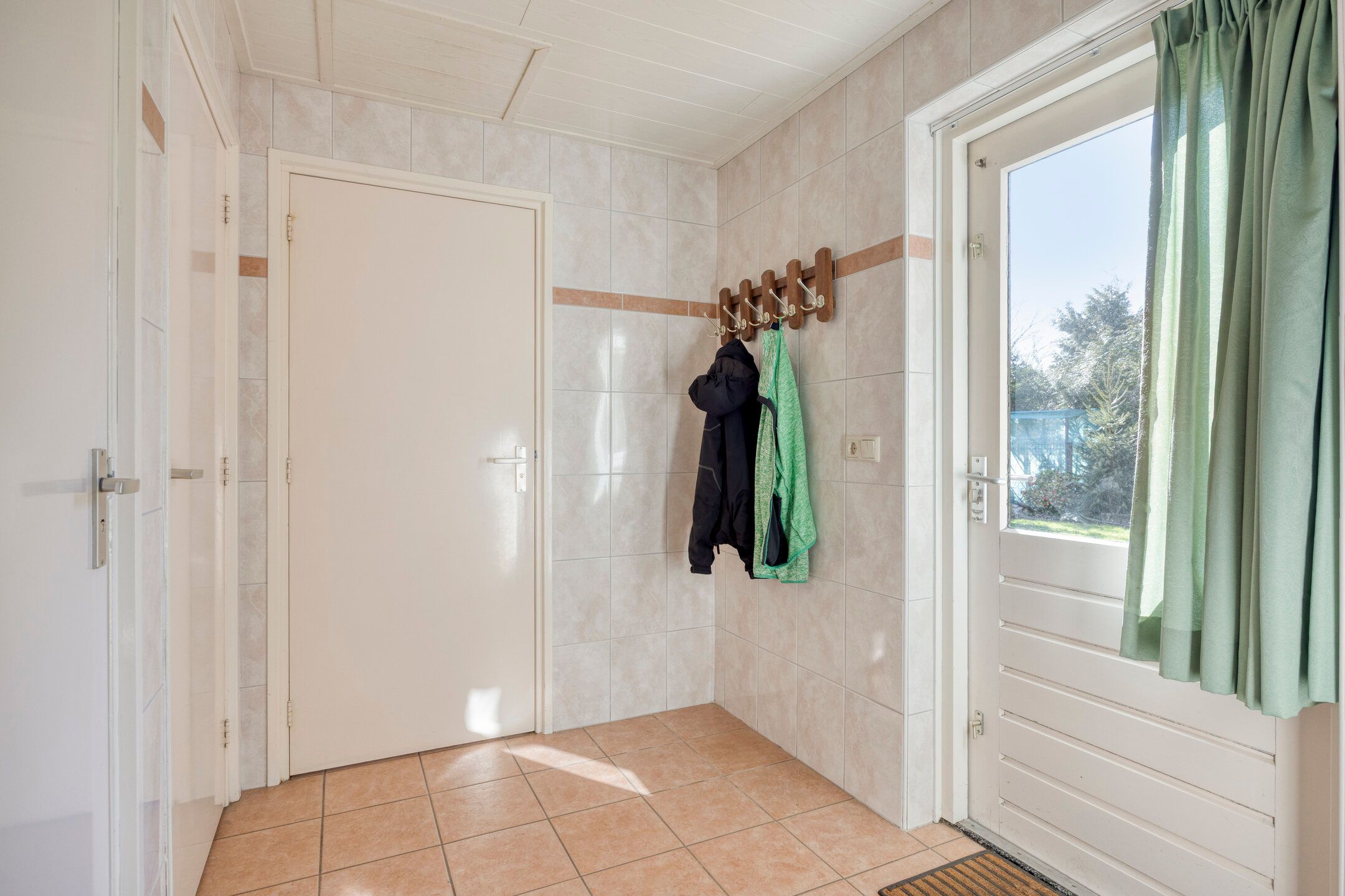 Photo 18 of Antoniusstraat 11