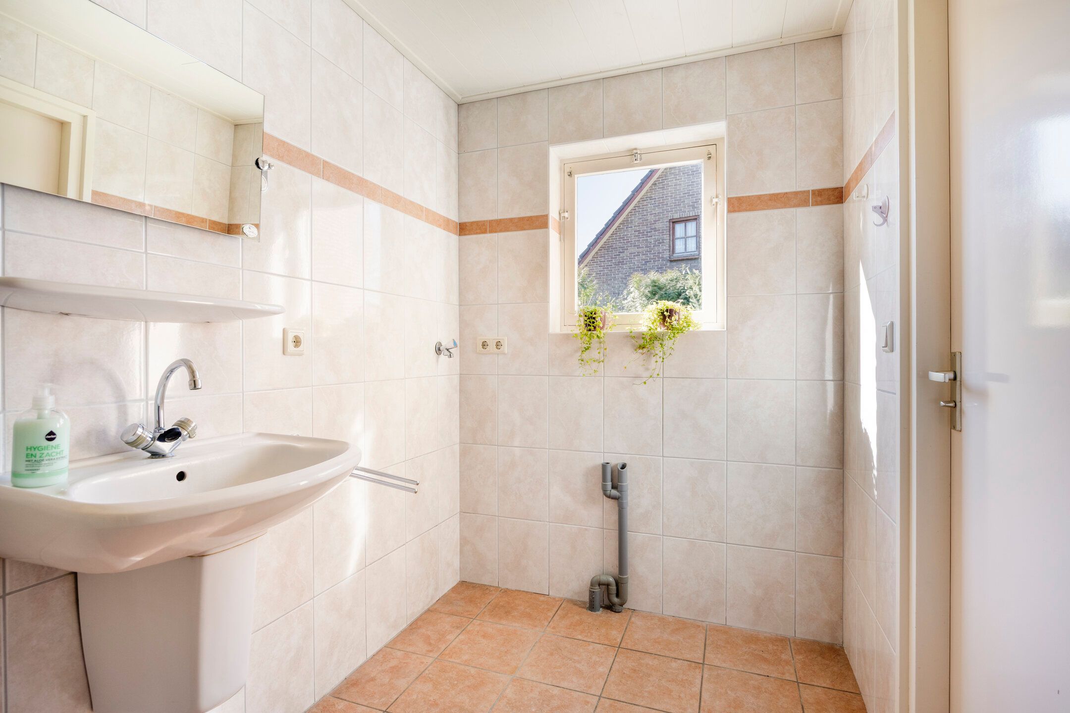 Photo 21 of Antoniusstraat 11