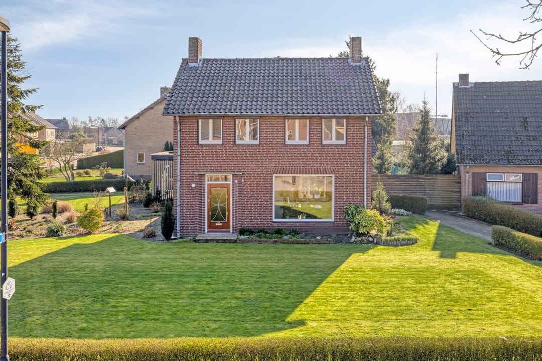 Photo 43 of Antoniusstraat 11