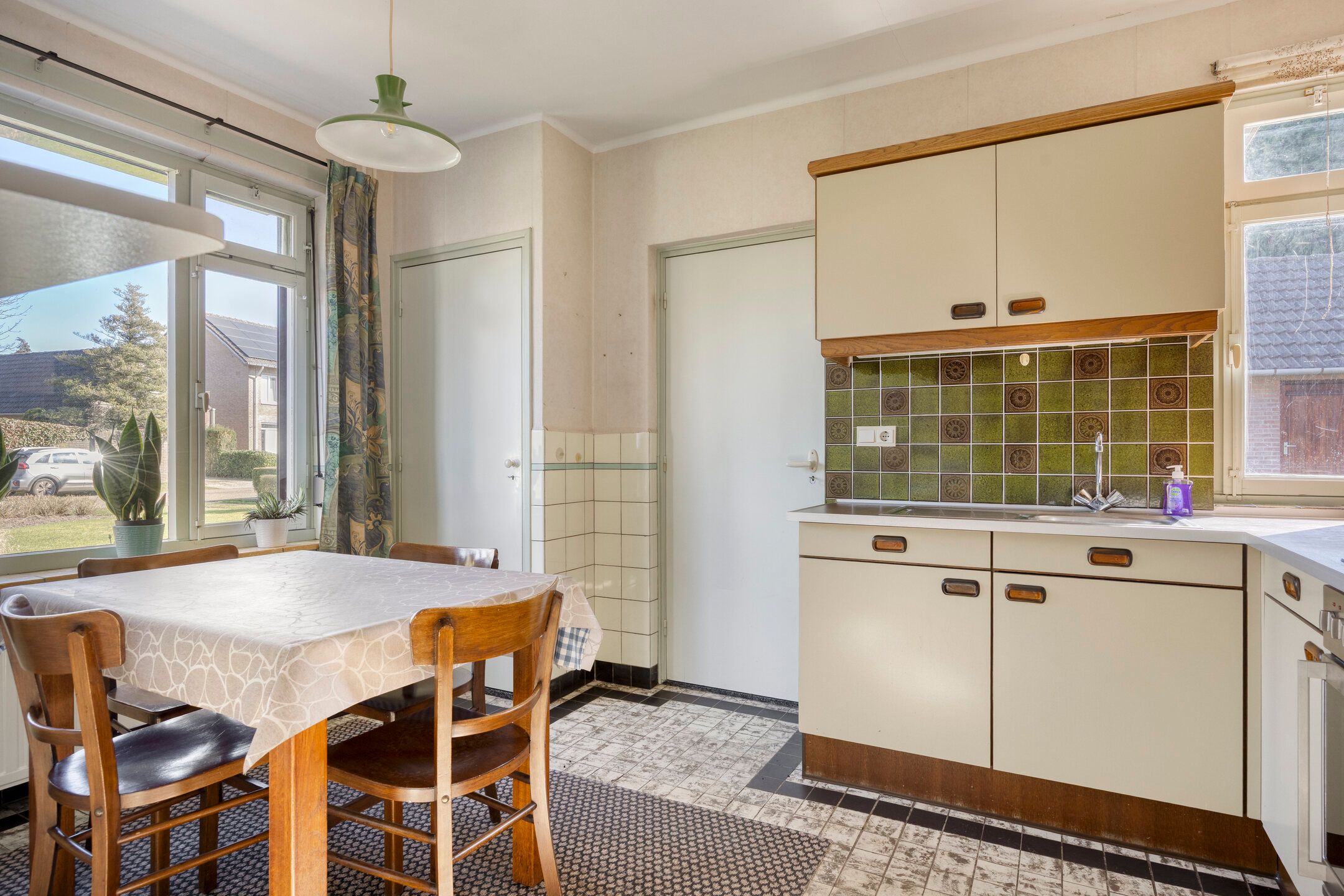 Photo 15 of Antoniusstraat 11