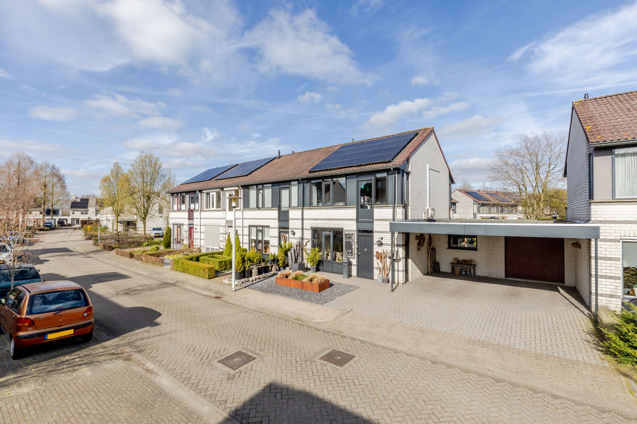 Buying a house in The Netherlands., Goudrenet 10