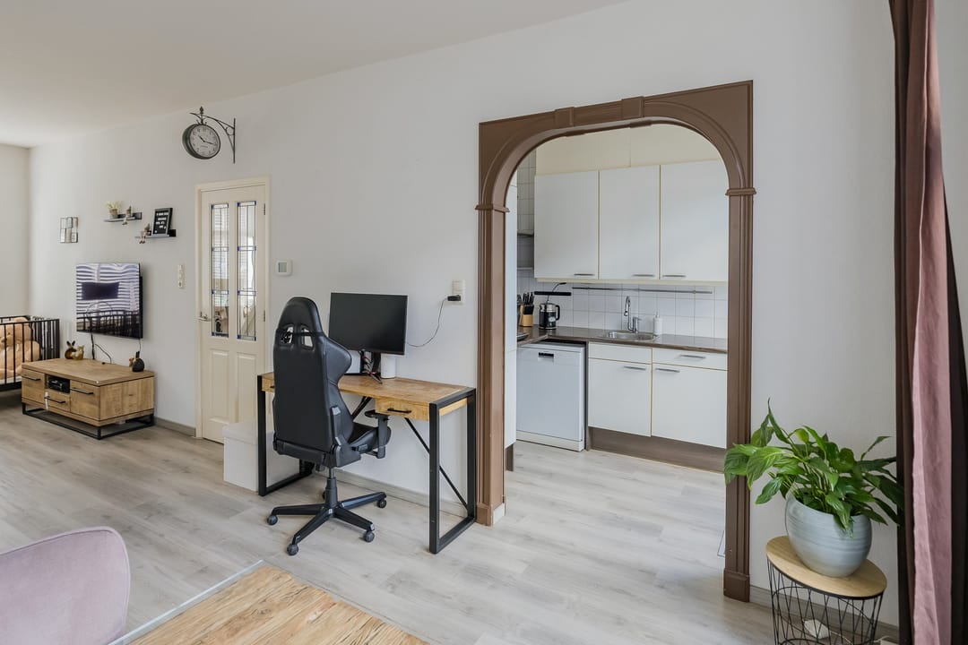 Well-maintained family home in Verzetsheldenbuurt, IJmuiden — 12