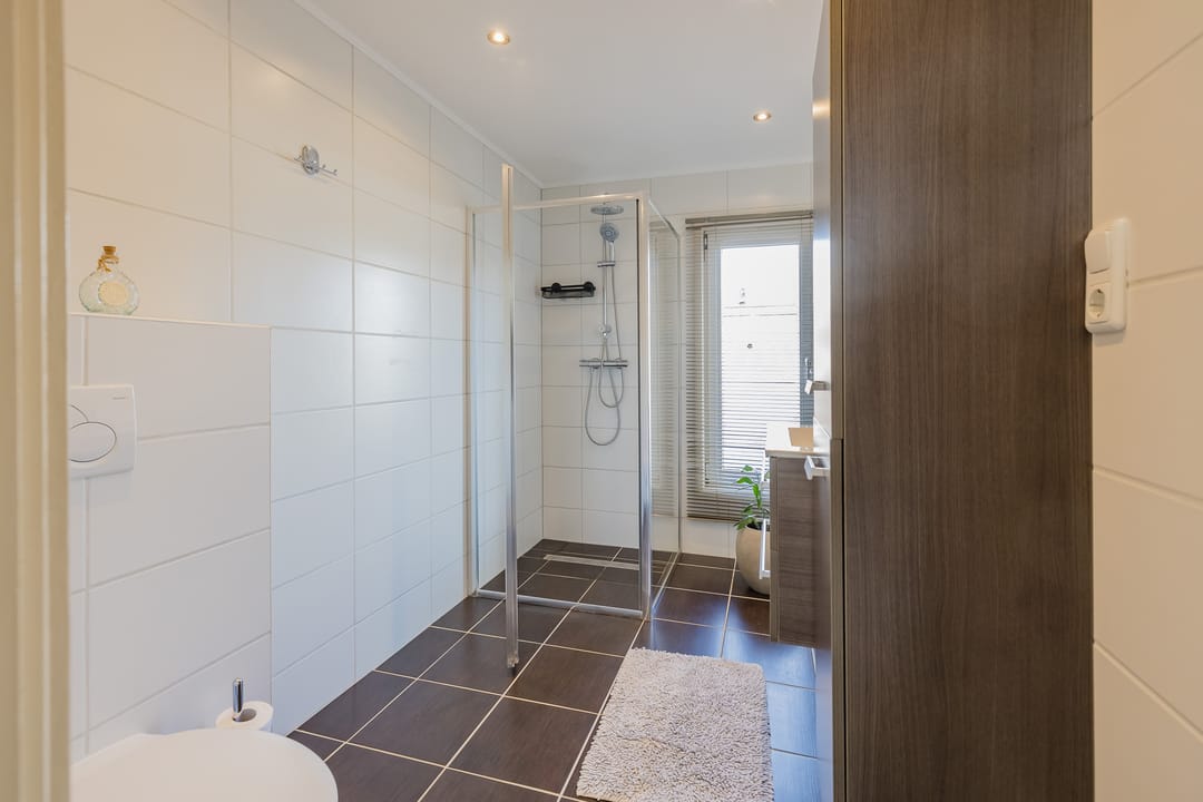 Well-maintained family home in Verzetsheldenbuurt, IJmuiden — 31