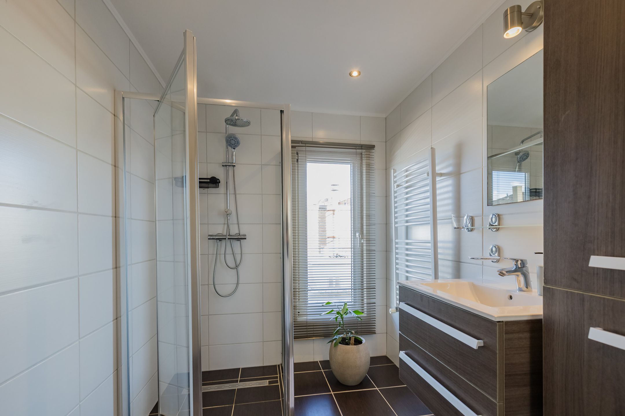 Well-maintained family home in Verzetsheldenbuurt, IJmuiden — 32