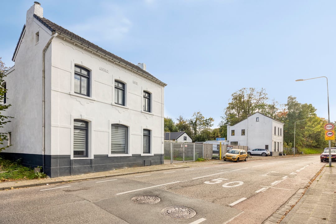 Photo 2 of Grensstraat 1