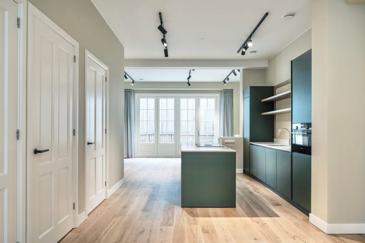 Photo 5 of Bloemstraat 13-B