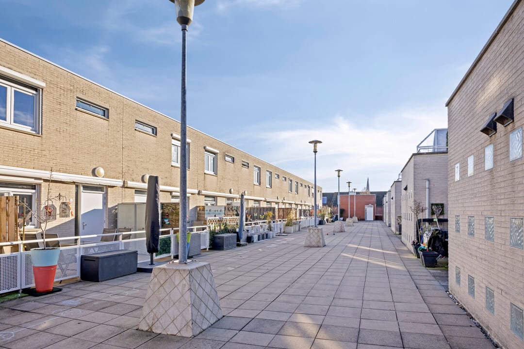 Unique apartment with atelier and roof terrace in Zevenaar Center — 35