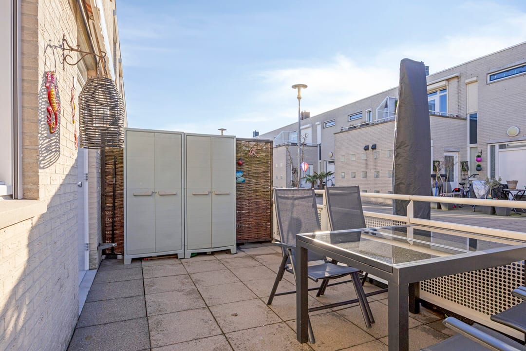 Unique apartment with atelier and roof terrace in Zevenaar Center — 40
