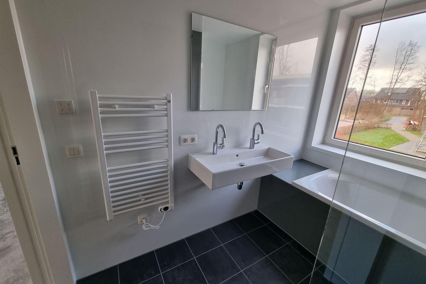 Foto 14 van Kastanjehout 20-B