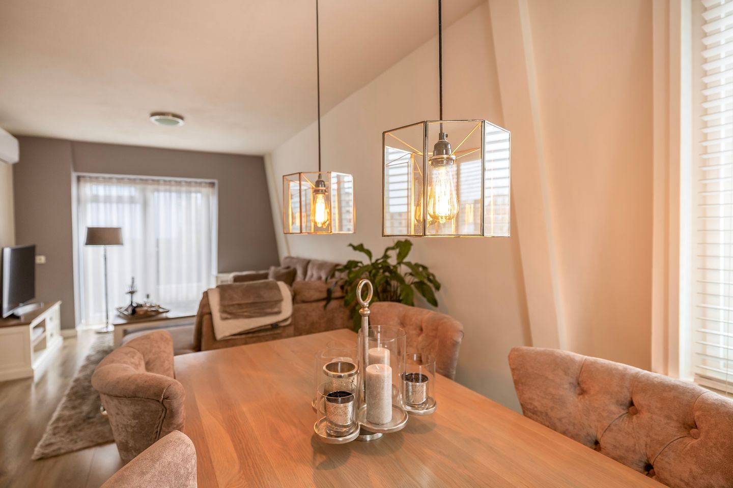 Foto 20 van Noord Koninginnewal 107