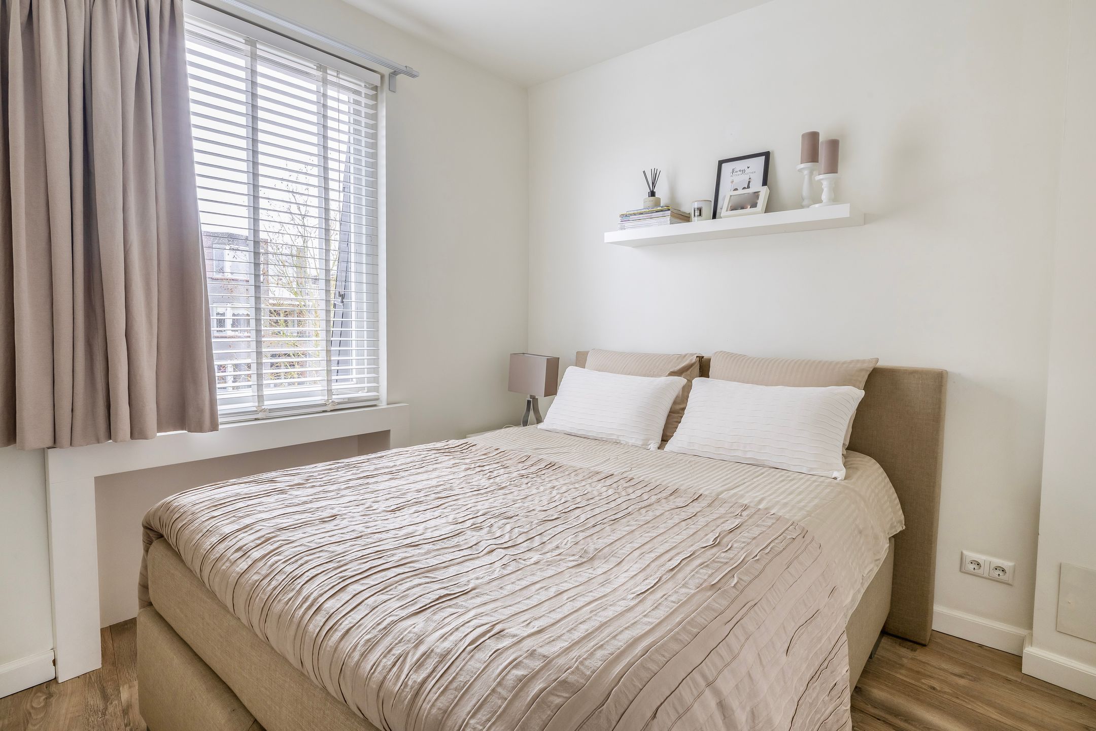 Foto 24 van Noord Koninginnewal 107