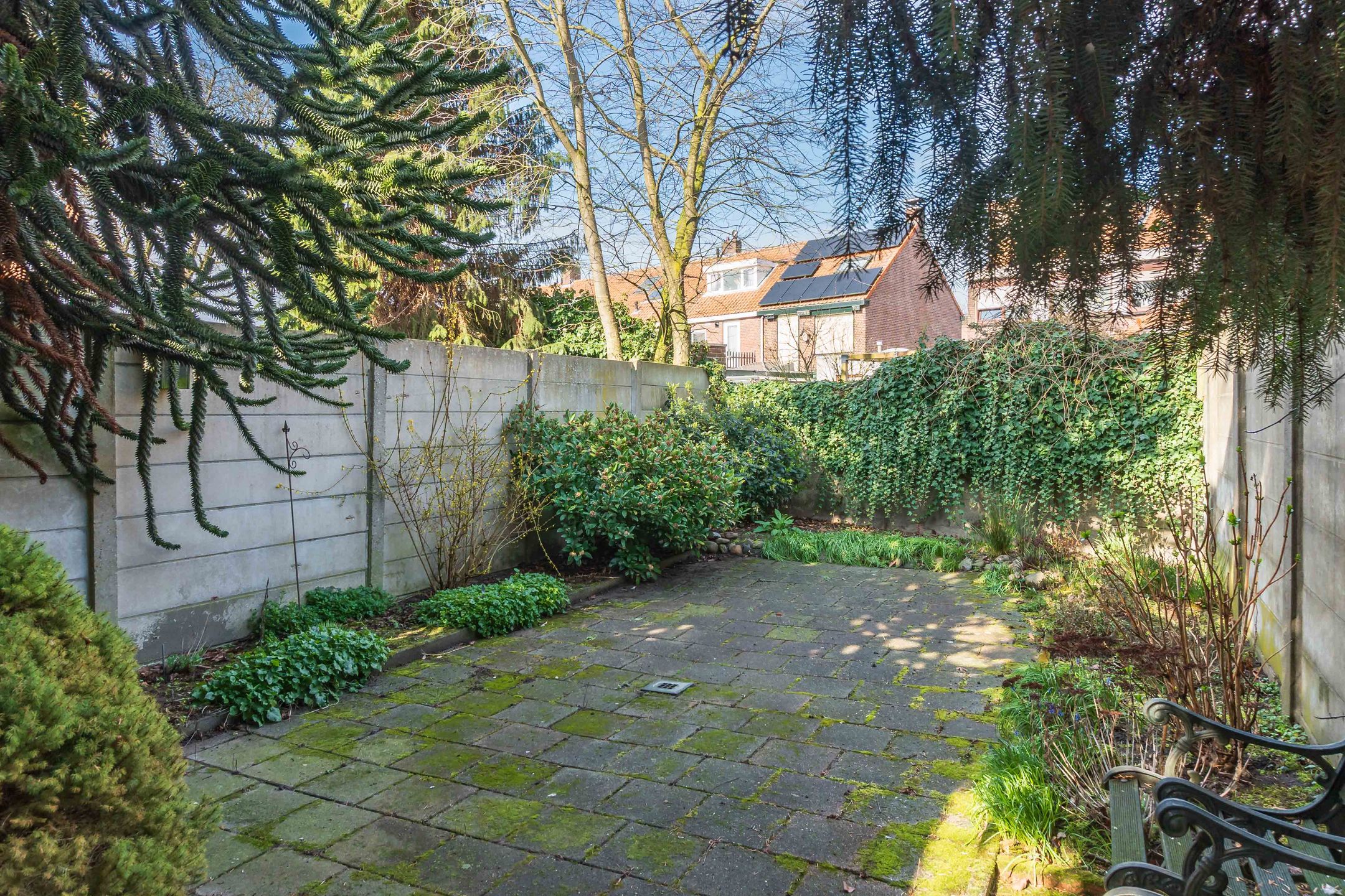 Characterful terraced house with spacious layout and potential in Tilburg — 27