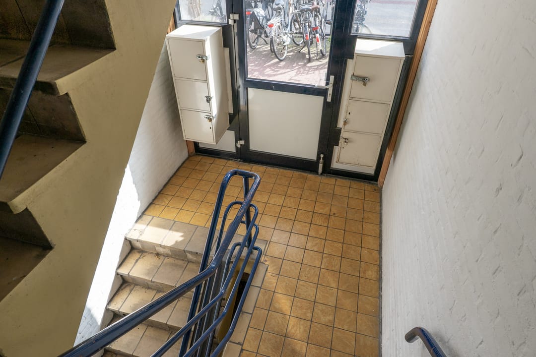 Photo 28 of Bloemerstraat 85