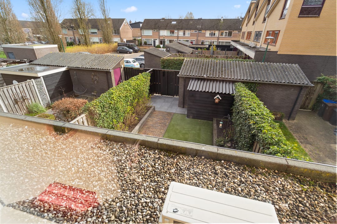 Modern Waterfront Family Home with 4 Bedrooms and Energy Label A in Benschop — 54