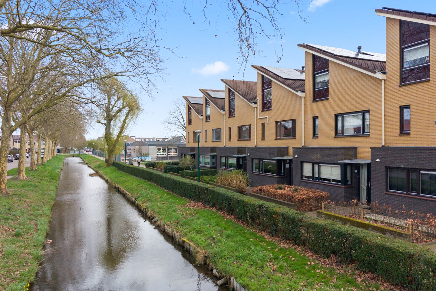 Modern Waterfront Family Home with 4 Bedrooms and Energy Label A in Benschop — 94