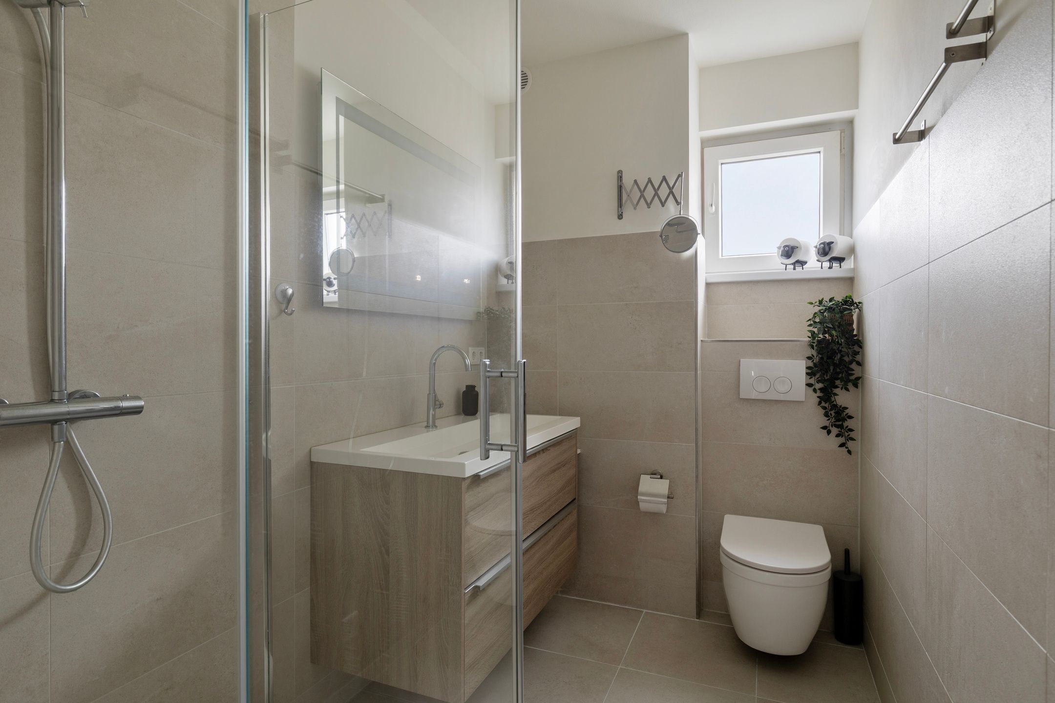 Foto 24 van Midwolderweg 17-B