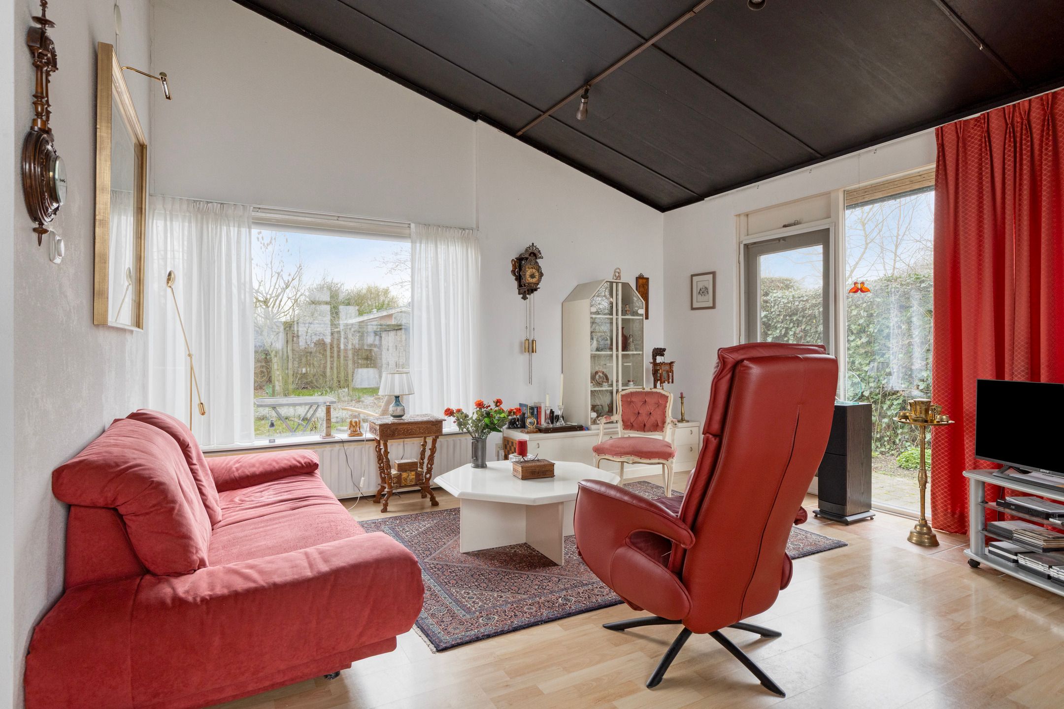 2-bedroom freehold villa in Ouwerkerk — photo 3 of 5