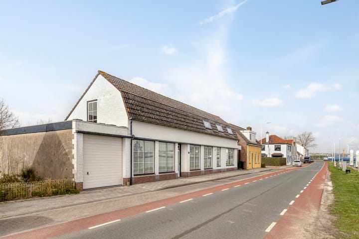 Vrijstaande woning te koop: Kanaalweg 89, Sluiskil