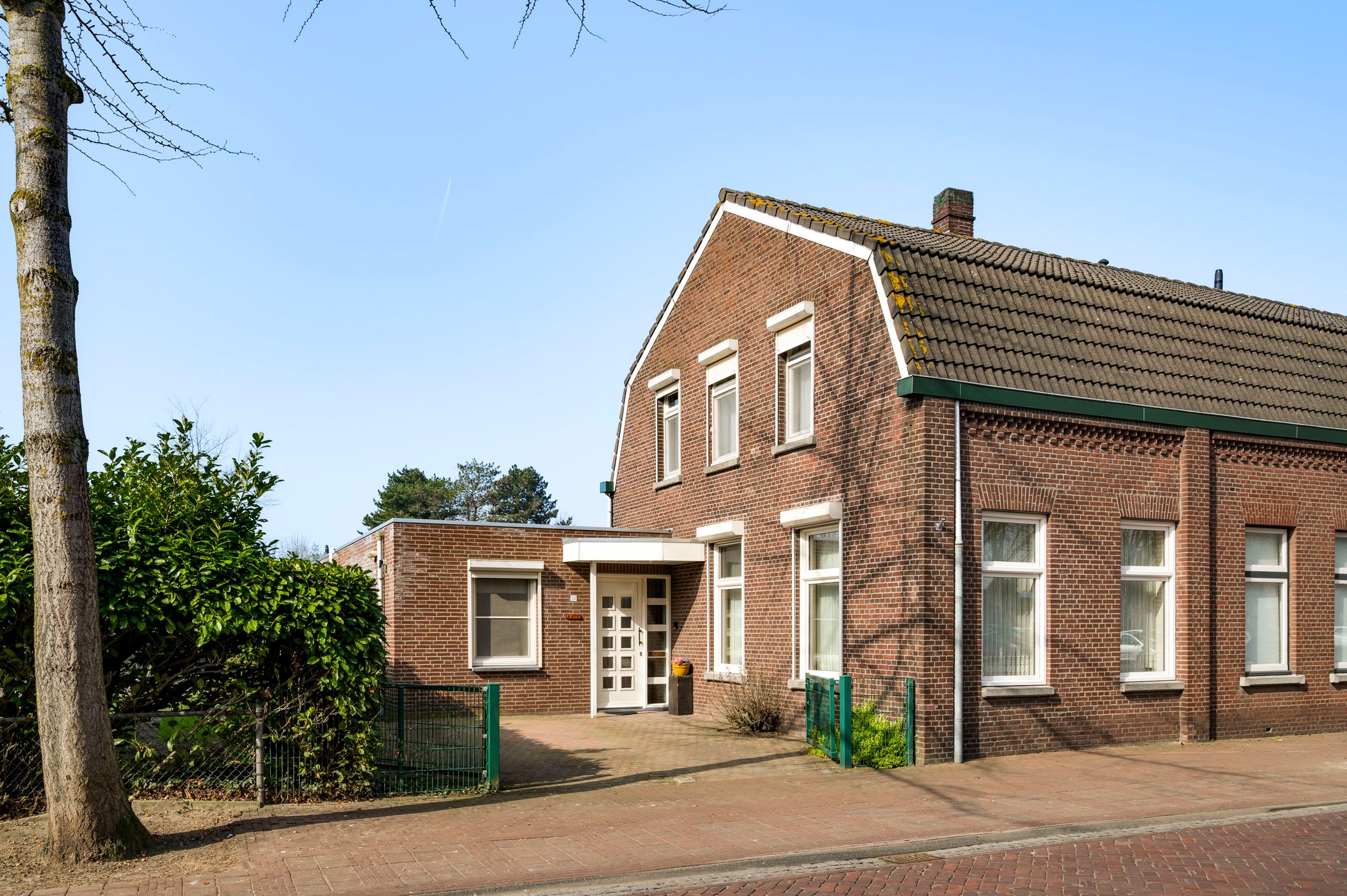 Buying a house in The Netherlands., Raadhuisstraat 32