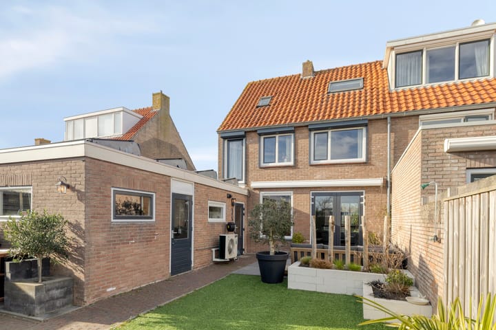 Foto 2 van Ooststraat 8