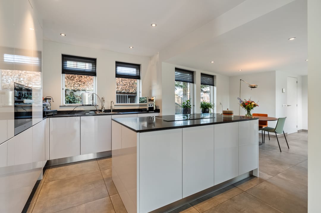 Photo 16 of Burgemeester van Engelenweg 171