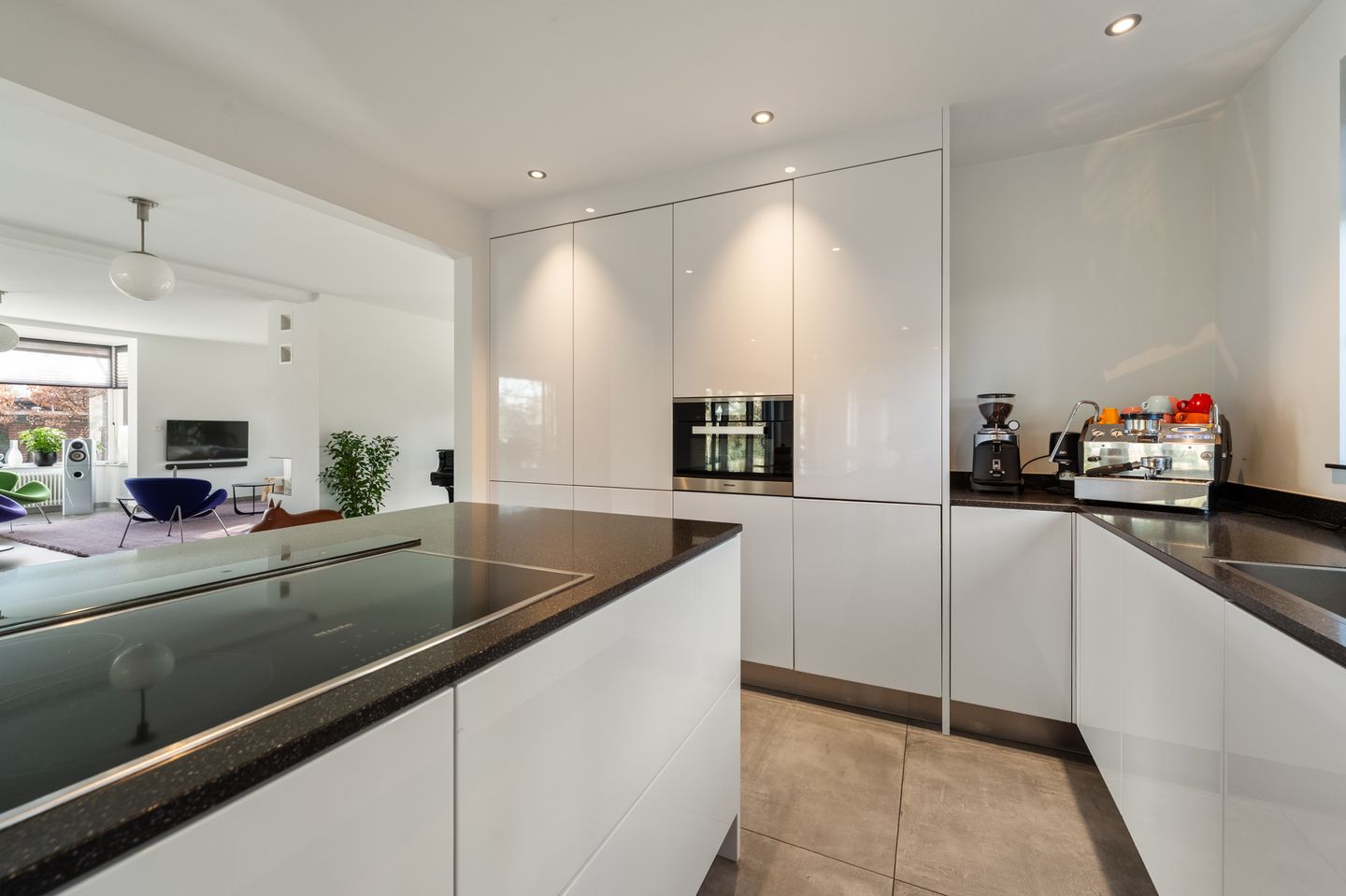 Photo 19 of Burgemeester van Engelenweg 171