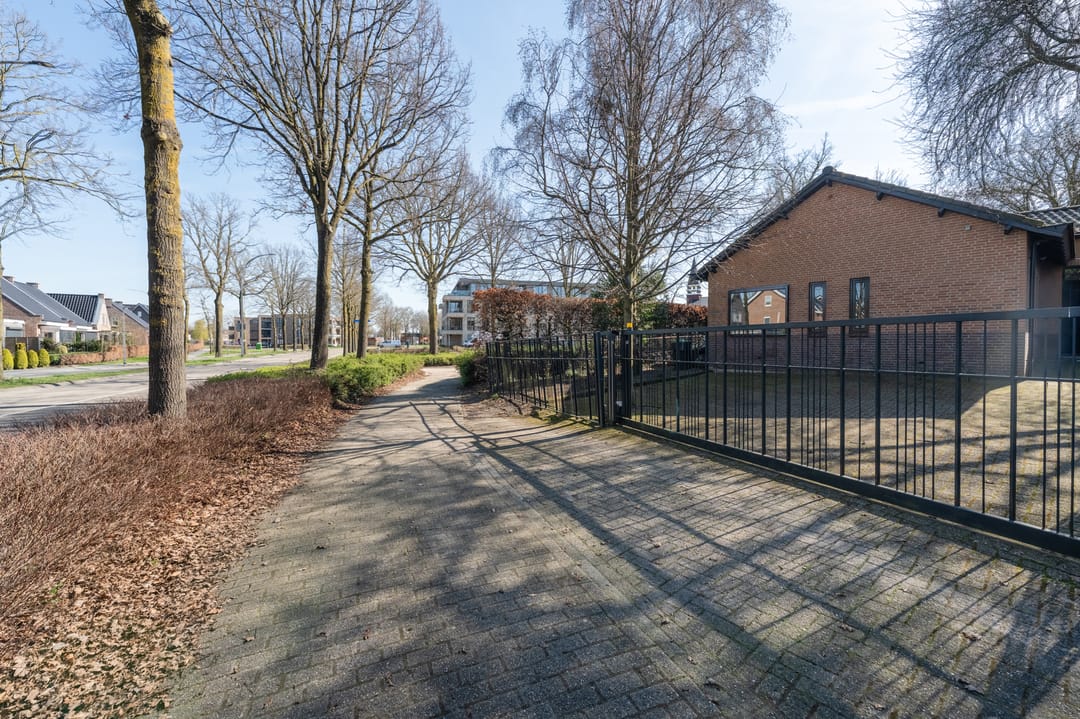 Photo 28 of Burgemeester van Engelenweg 171