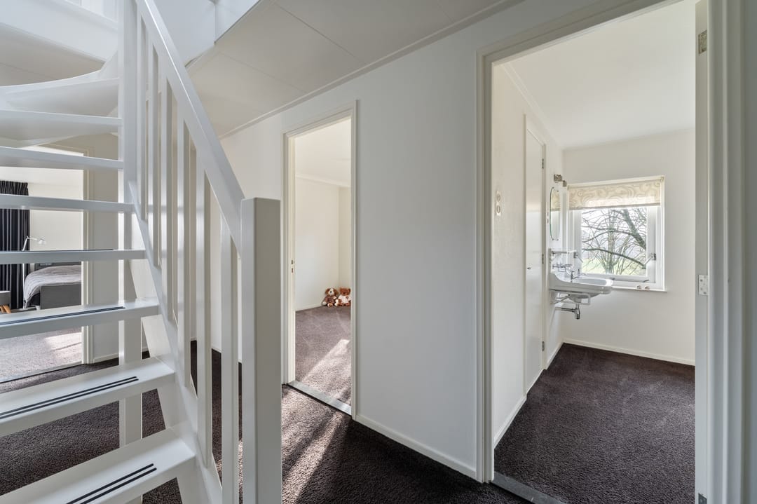 Photo 31 of Burgemeester van Engelenweg 171