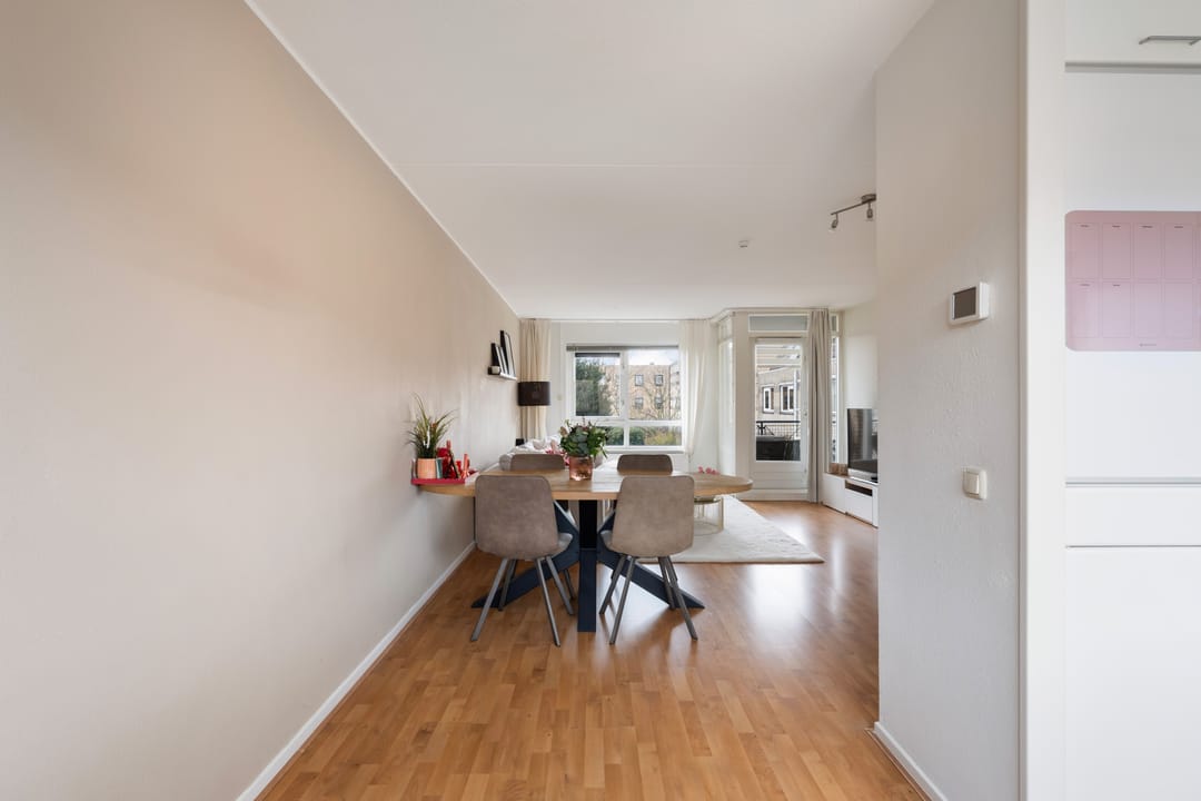 Photo 13 of Mommastraat 6