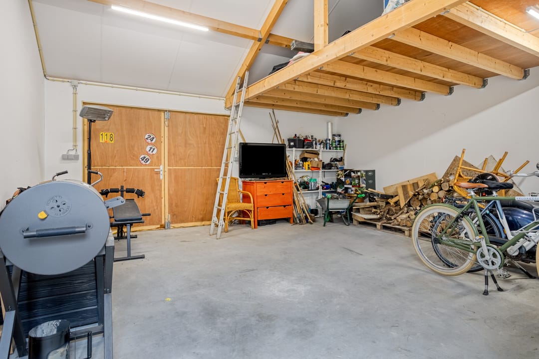 Spacious Detached Home in Axel with Double Garage — 40