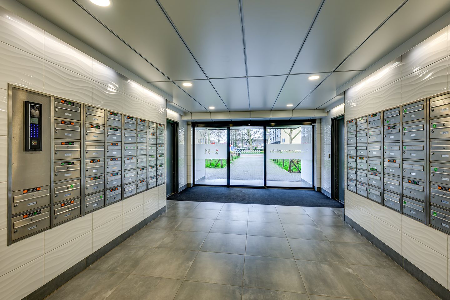 Foto 5 van Sterrenburgplein 40