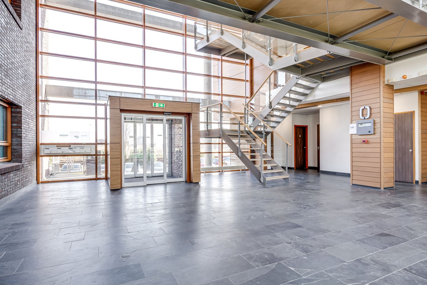 View photo 3 of Beneluxlaan 2-C