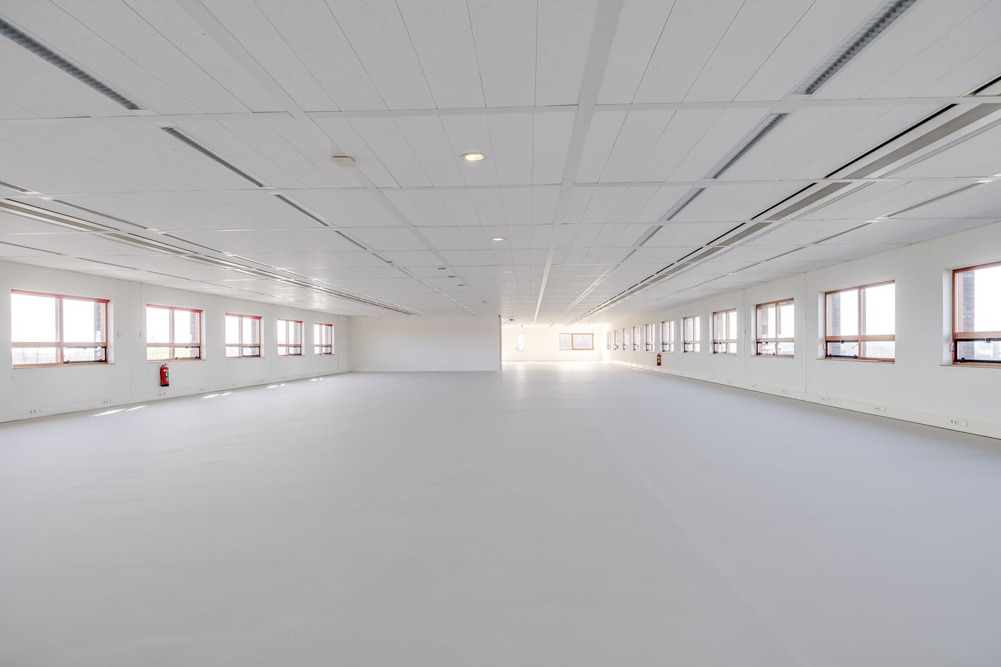 View photo 5 of Beneluxlaan 2-C