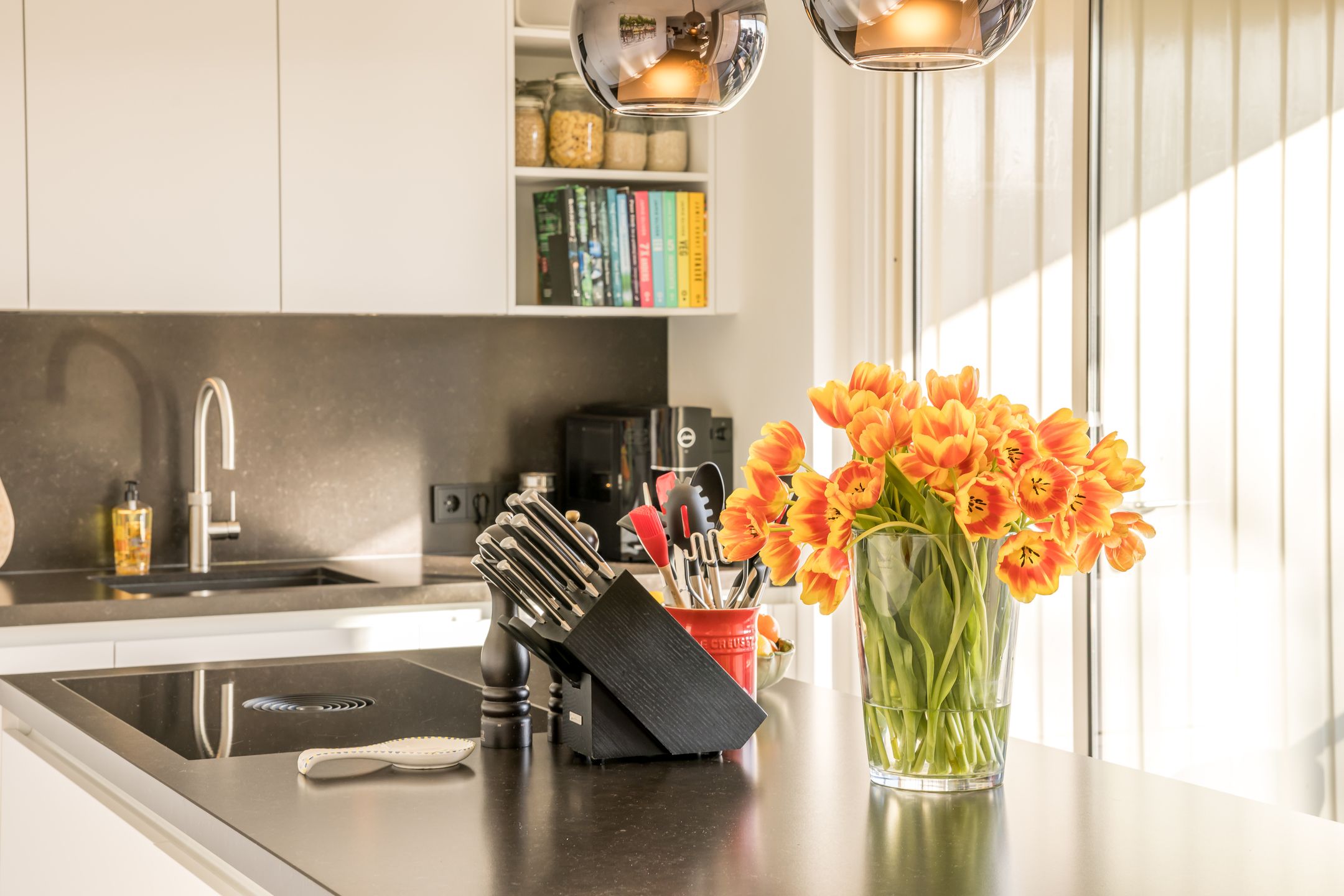 Spacious and luxurious 3-room apartment with balcony and parking in the heart of Utrecht — 18
