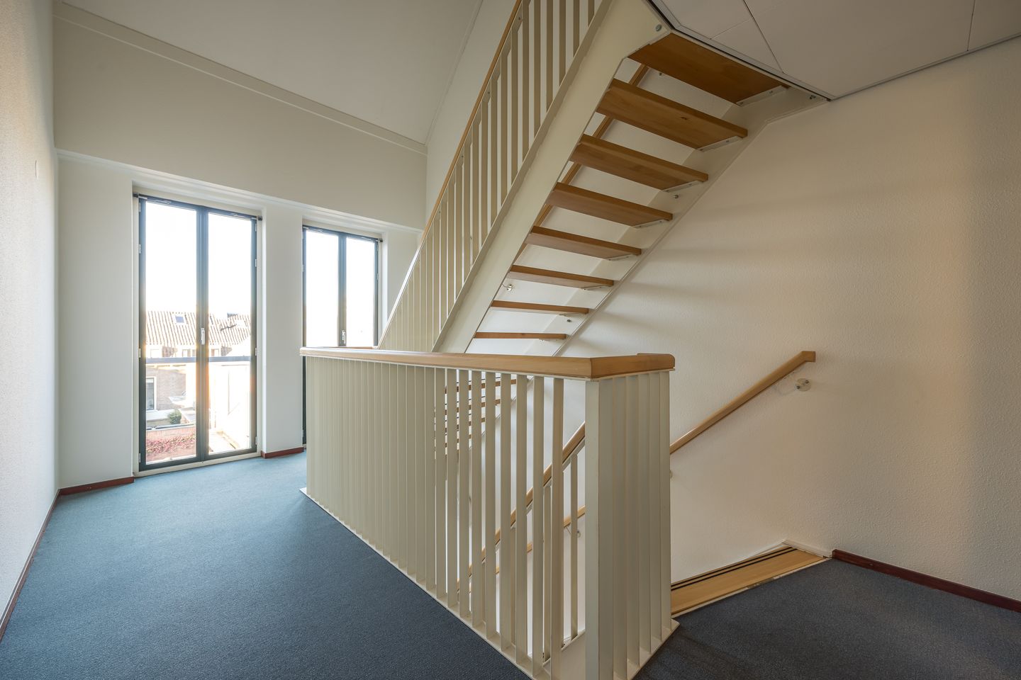 Spacious and luxurious 3-room apartment with balcony and parking in the heart of Utrecht — 32