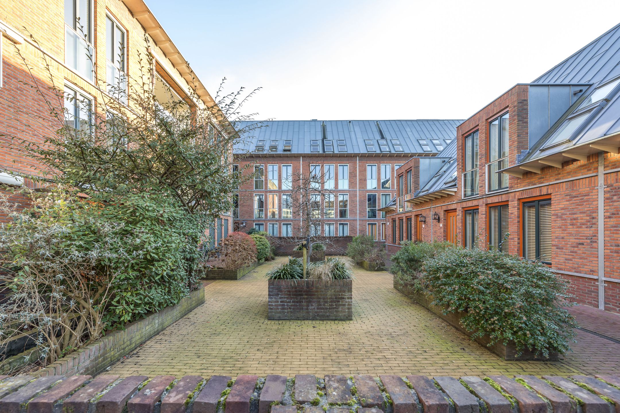 Spacious and luxurious 3-room apartment with balcony and parking in the heart of Utrecht — 36