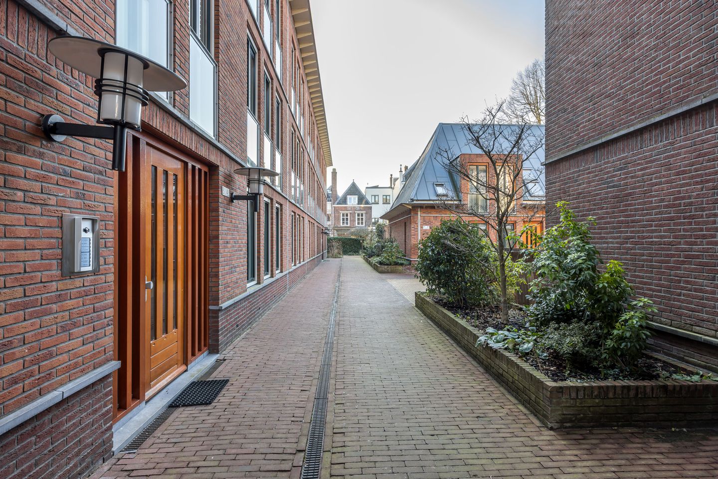 Spacious and luxurious 3-room apartment with balcony and parking in the heart of Utrecht — 41