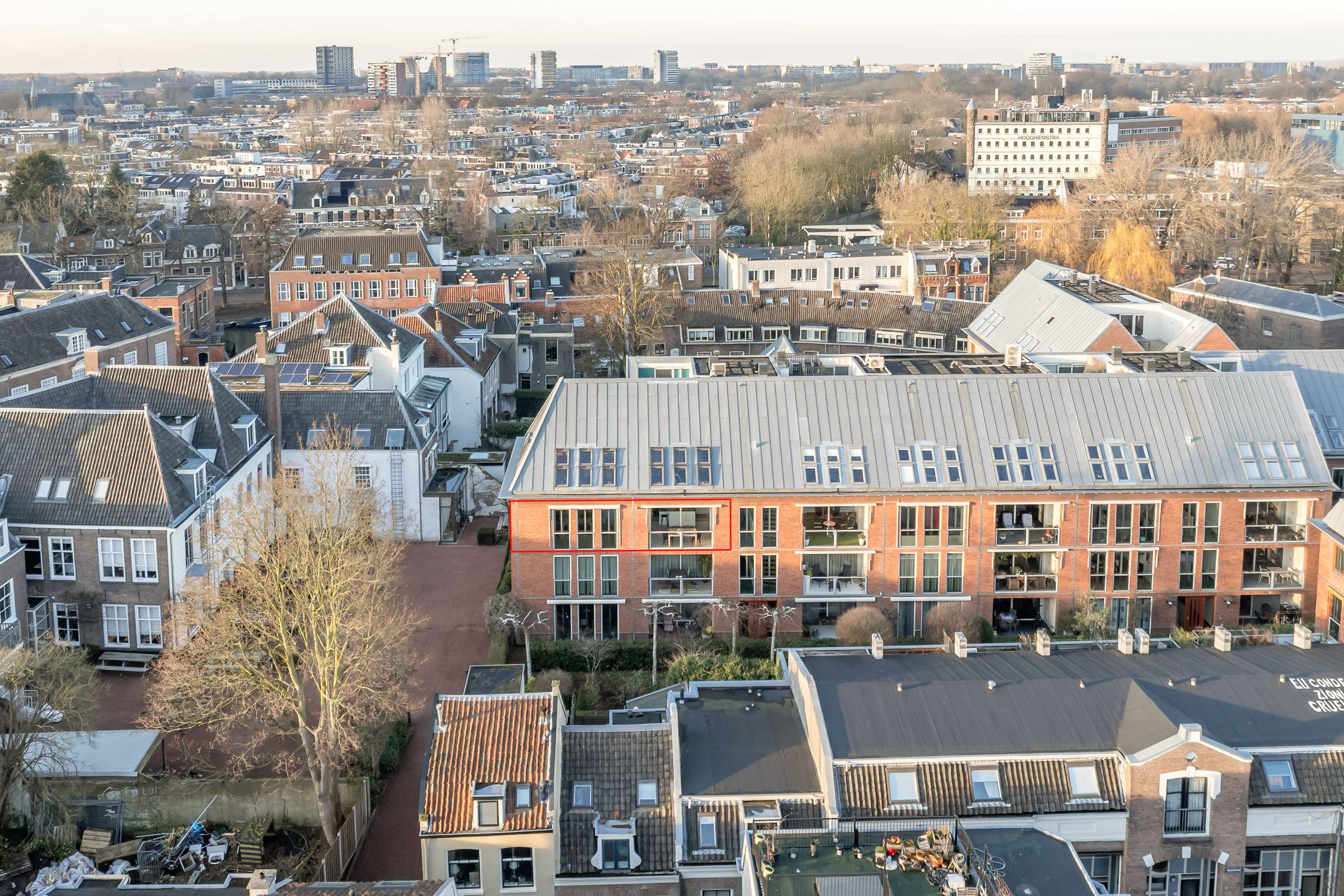 Spacious and luxurious 3-room apartment with balcony and parking in the heart of Utrecht — 42