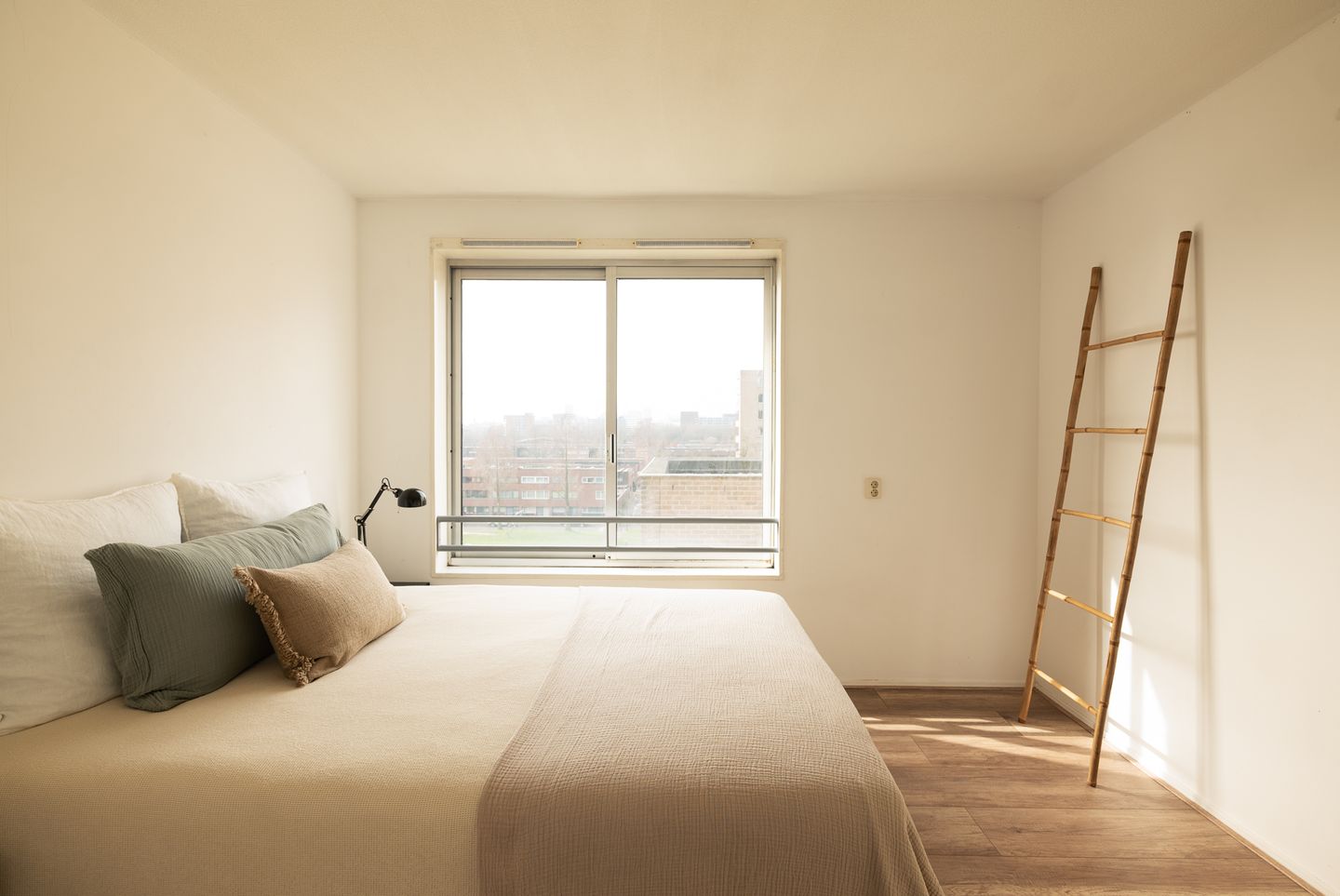 Foto 19 van Efua Sutherlandstraat 54