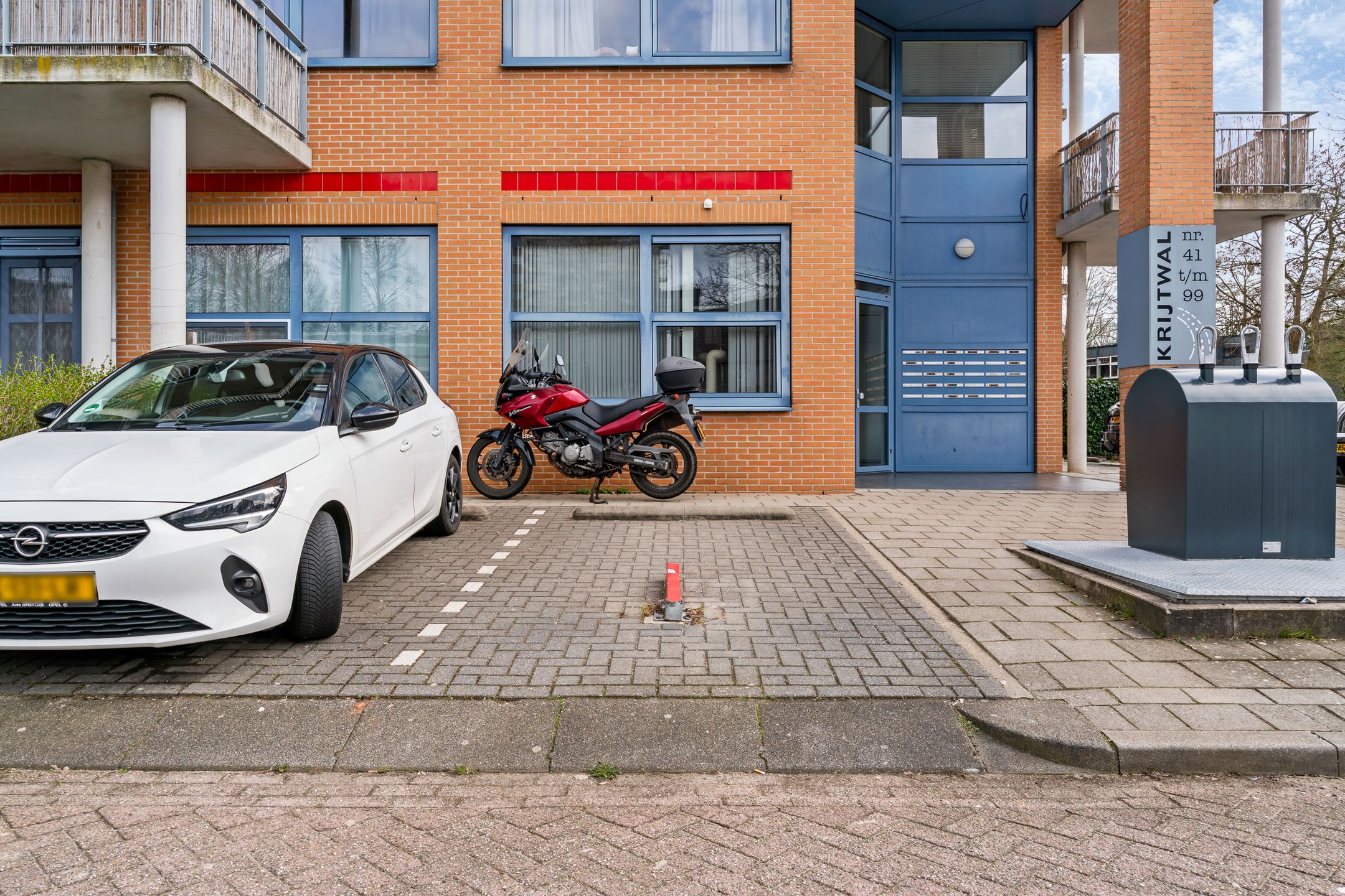 Modern 2-room apartment with balcony and parking in Merwestein — 19